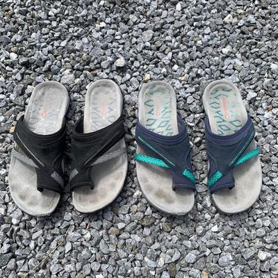 Merrell Sandals & Shoes, Womenâ€™s Size 7/7.5 (O-HS)