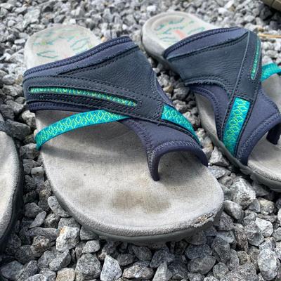 Merrell Sandals & Shoes, Womenâ€™s Size 7/7.5 (O-HS)