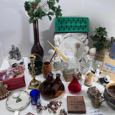 Holiday smalls and collectibles