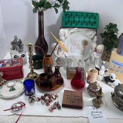 Holiday smalls and collectibles