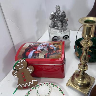 Holiday smalls and collectibles