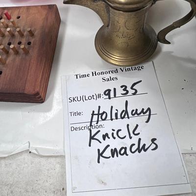 Holiday smalls and collectibles