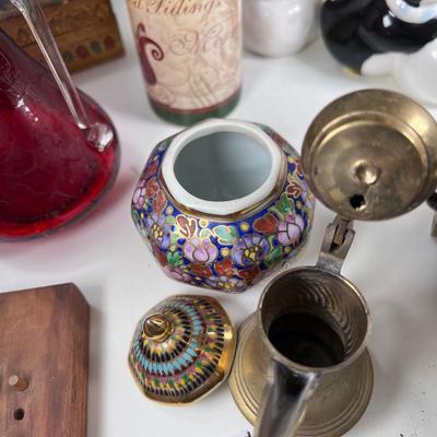 Holiday smalls and collectibles