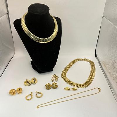 741 Gold tone Costume Jewelry Lot