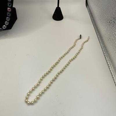 742 Black Freshwater Pearl and Cultured Pearl Lot