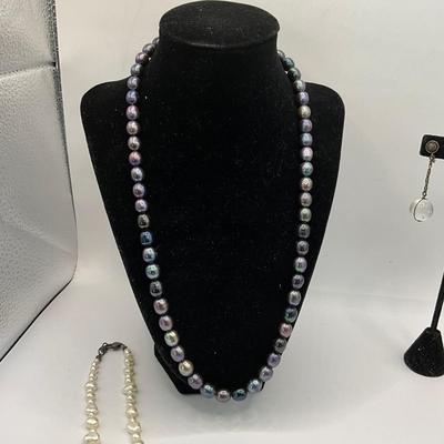 742 Black Freshwater Pearl and Cultured Pearl Lot