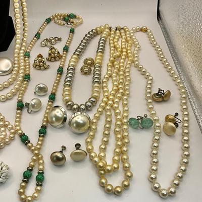 745 Costume Jewelry Pearl Lot