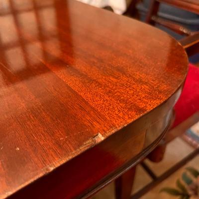 Antique Duncan Phyfe Style Dining Room Table + Chairs 62"x29"x42"