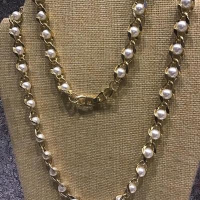 Heavy Gold atone Faux pearl Necklace