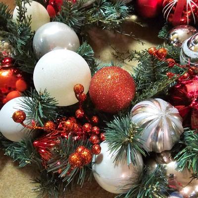 Christmas Tree, Garland, Wreaths & More  (BO-JS)
