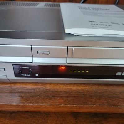 Sony DVD/VHS Player, CDs and DVDs (SR-DW)