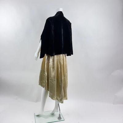 779 Antique Formal Dress & Velvet Cape