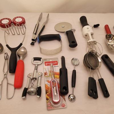 Large Assortment of Kitchen Tools and Gadgets (K-CE)