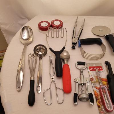 Large Assortment of Kitchen Tools and Gadgets (K-CE)