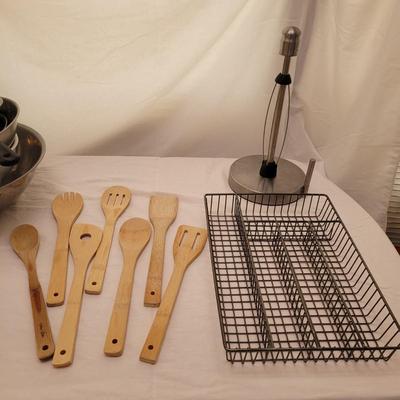 Large Assortment of Kitchen Tools and Gadgets (K-CE)