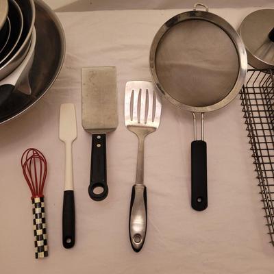 Large Assortment of Kitchen Tools and Gadgets (K-CE)
