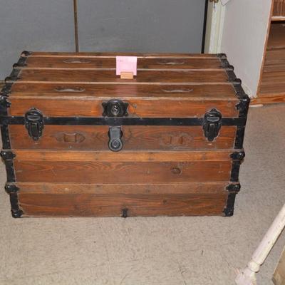 Antique/Vintage Lined, Cedar Bottom Trunk
