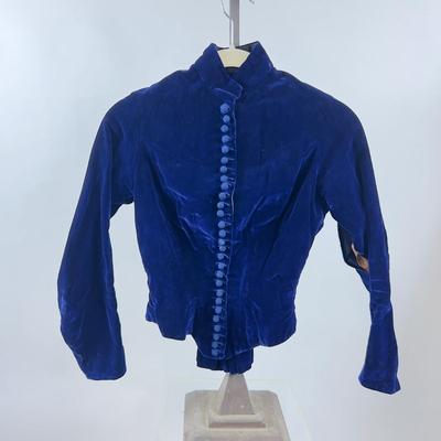 Lot 787 Antique Victorian Era Blue Crushed Velvet Top