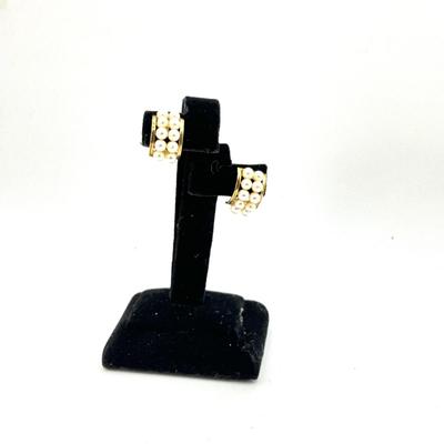 764 14k Yellow Gold S.J. LAU Pearl Pierced French Back Earrings