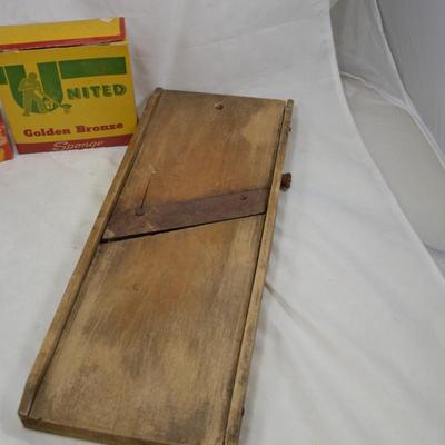 Lot of Vintage Kitchen Items