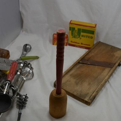 Lot of Vintage Kitchen Items