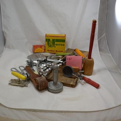 Lot of Vintage Kitchen Items