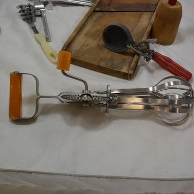 Lot of Vintage Kitchen Items