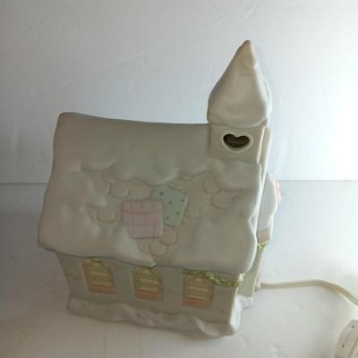 Enesco Precious Moments Sugar Town Chapell / Church