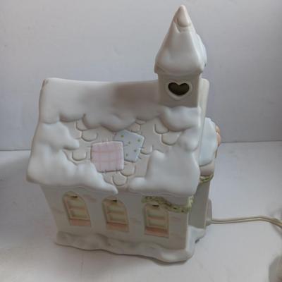 Enesco Precious Moments Sugar Town Chapell / Church