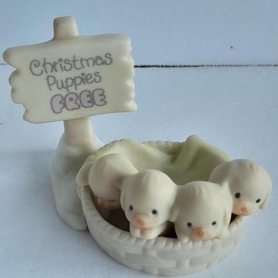 Enesco Precious Moments Collection Sugar Town Free Christmas Puppies Figurine