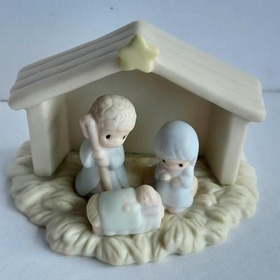 Enesco Precious Moments Collection Sugar Town Nativity Figurine