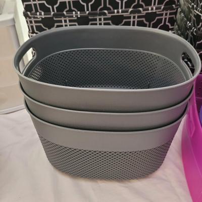 Large Assortment of Storage Baskets and Bins (K-CE)