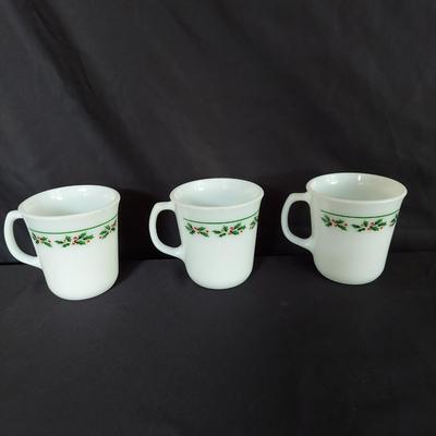 Holly Days Corningware and Corelle Dishes (K-BBL)