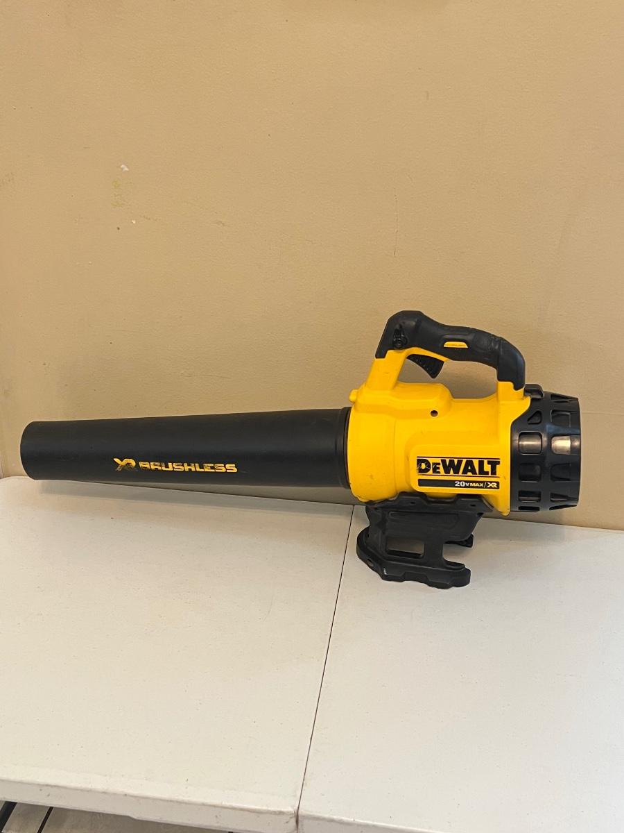 DEWALT ~ 20 V XR Brushless ~ *Read Details | EstateSales.org