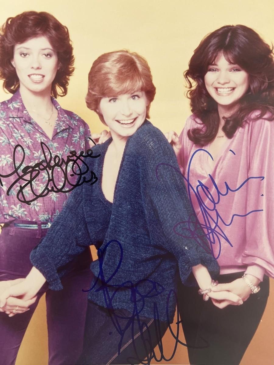 one-day-at-a-time-cast-signed-photo-estatesales
