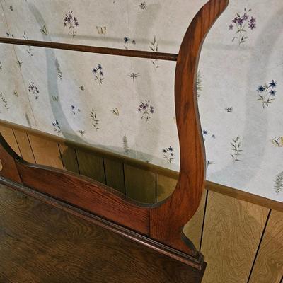 Oak Dresser w/Harp Style Towel Rack  (BO-JS)