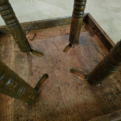 Solid Oak 4-Leg Spindle Table (BO-JS)