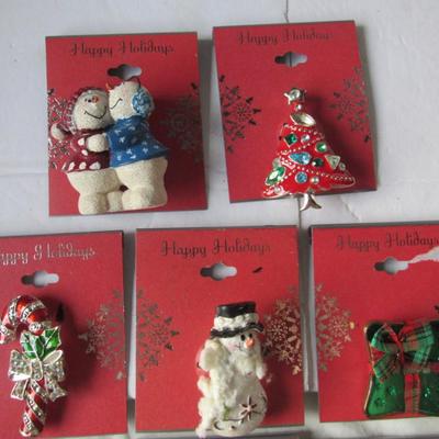 Lot 619:  Lot of Christmas Theme Brooch/Pins
