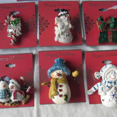 Lot 619:  Lot of Christmas Theme Brooch/Pins