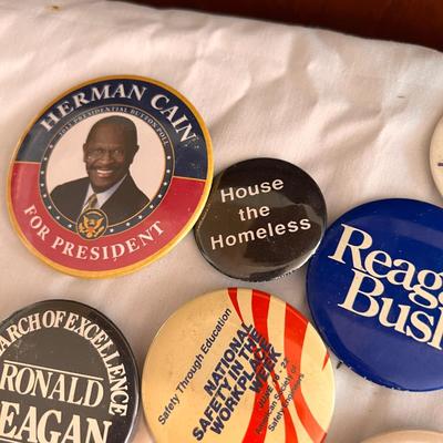 Lot Vintage Pin Back Buttons