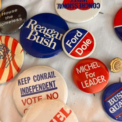 Lot Vintage Pin Back Buttons