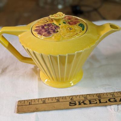 Vintage Sadler Yellow Floral Gold Trim Teapot