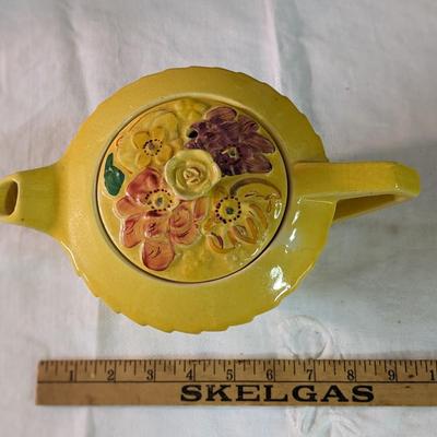Vintage Sadler Yellow Floral Gold Trim Teapot