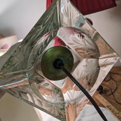 Vintage Lovely Table Lamp Clear Etched Glass Base