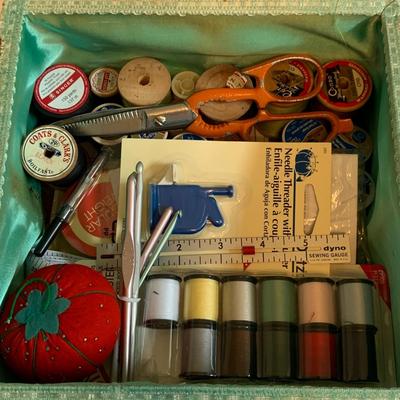 Wiss Pinking Shears, Velvet Fabric, & a Well-Stocked Sewing Kit (GB-HS)