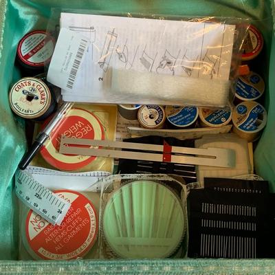 Wiss Pinking Shears, Velvet Fabric, & a Well-Stocked Sewing Kit (GB-HS)