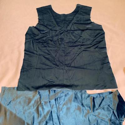 Wiss Pinking Shears, Velvet Fabric, & a Well-Stocked Sewing Kit (GB-HS)