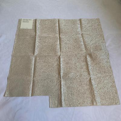 Wiss Pinking Shears, Velvet Fabric, & a Well-Stocked Sewing Kit (GB-HS)