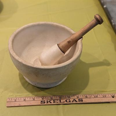 Wedgwood Antique Apothecary Mortar & Pestle Stoneware