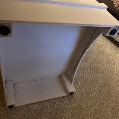 Pair of Matching End Tables (BR2-MG)